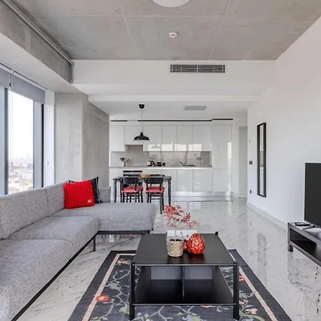 Beautiful Elegant 1bd Private Terrace Gem! #333 *