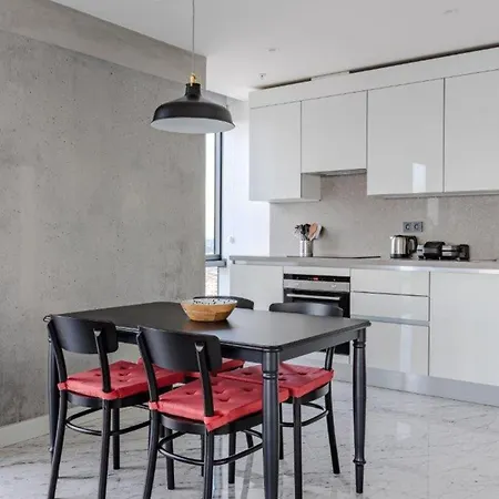 Beautiful Elegant 1bd Private Terrace Gem! #333 *