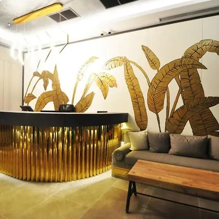 Beautiful Elegant 1bd Private Terrace Gem! #333 Daire İstanbul
