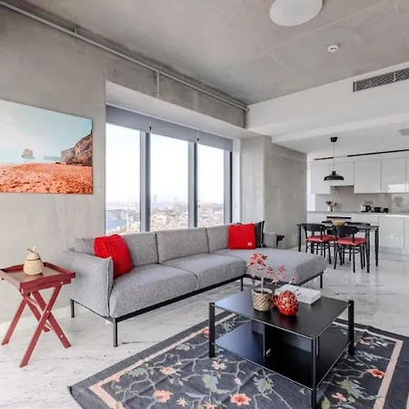 Beautiful Elegant 1bd Private Terrace Gem! #333 דירה